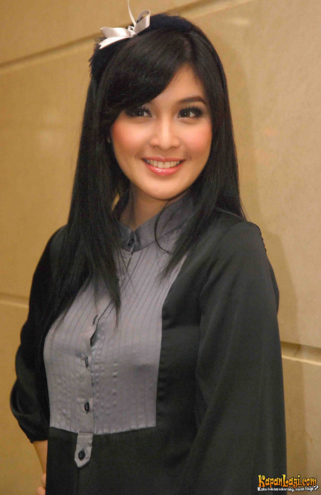 Sandra Dewi - Gallery